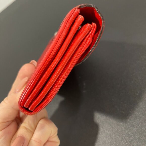 Louis Vuitton Red Monogram Mahina Leather Amelia Wallet (139616) - Picture 6 of 10